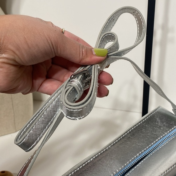 Legendary Femme Silver Handbag Tiger Los Angeles Trading Co - Picture 14 of 15